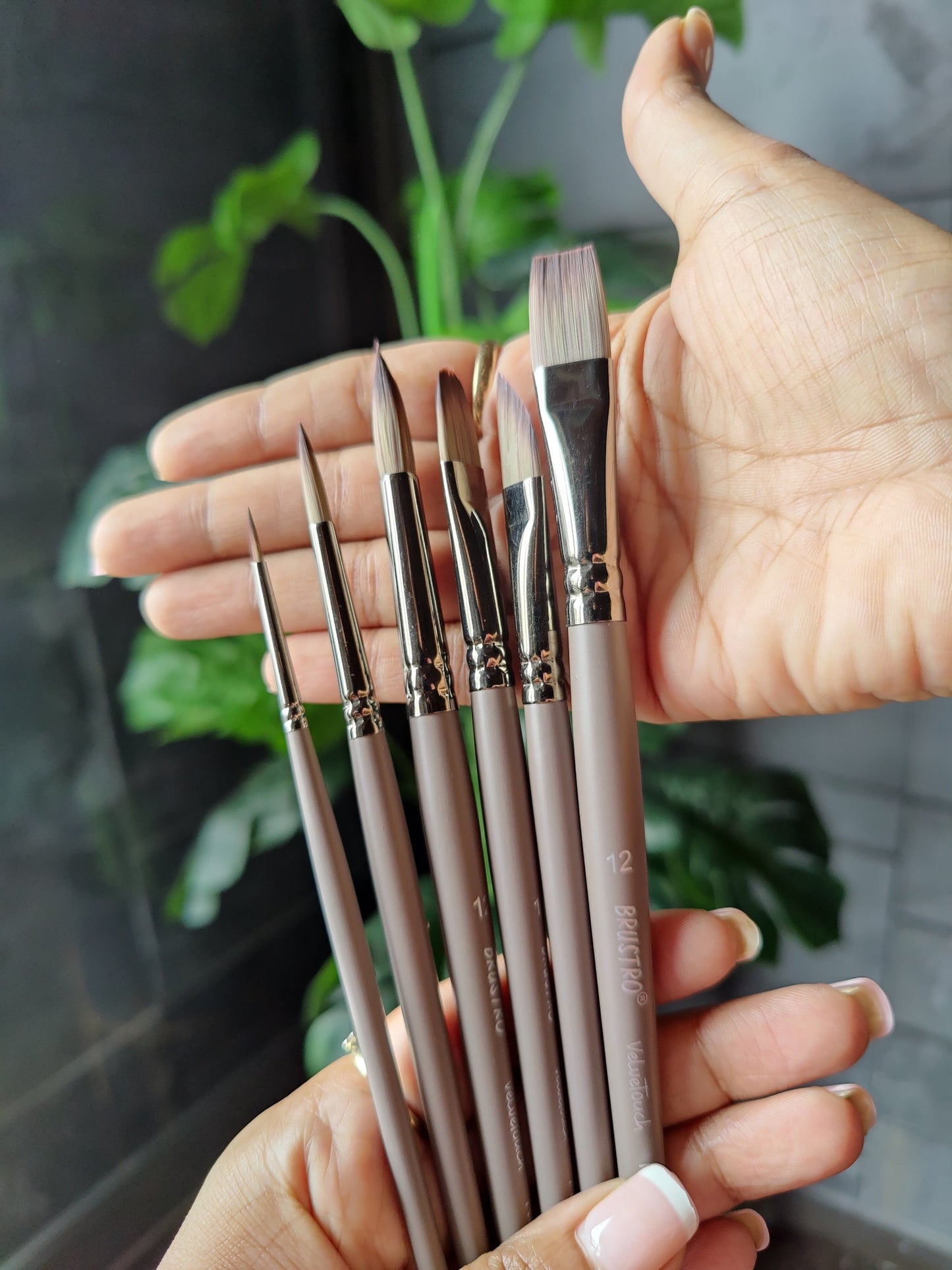 BRUSTRO VelveTouch Artist Brushes  | Set of 6 | Short Handle, Synthetic Bristles, Round, Filbert, Dagger, Flat Shape